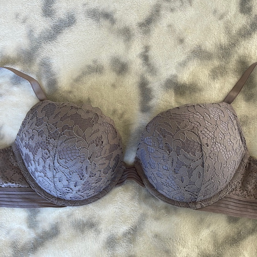 ✨Victoria’s Secret very sexy push-up bra